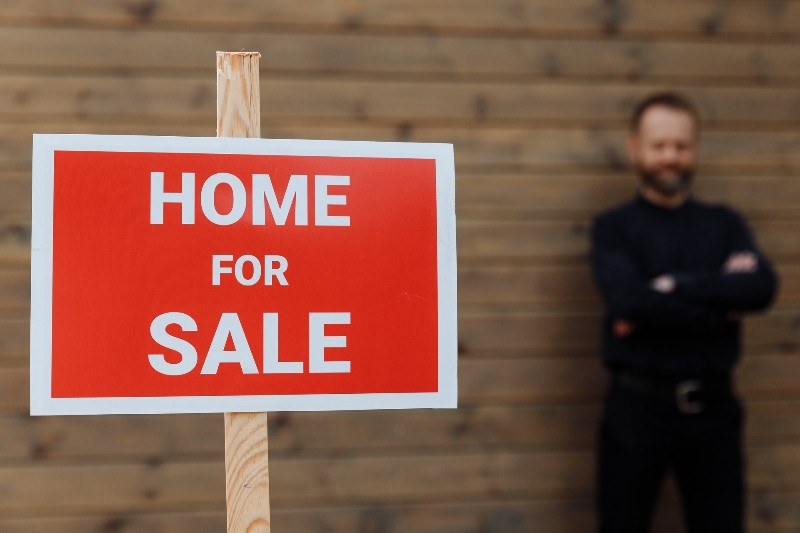Why Isn't My House Selling in This Market? How to Get Offers
