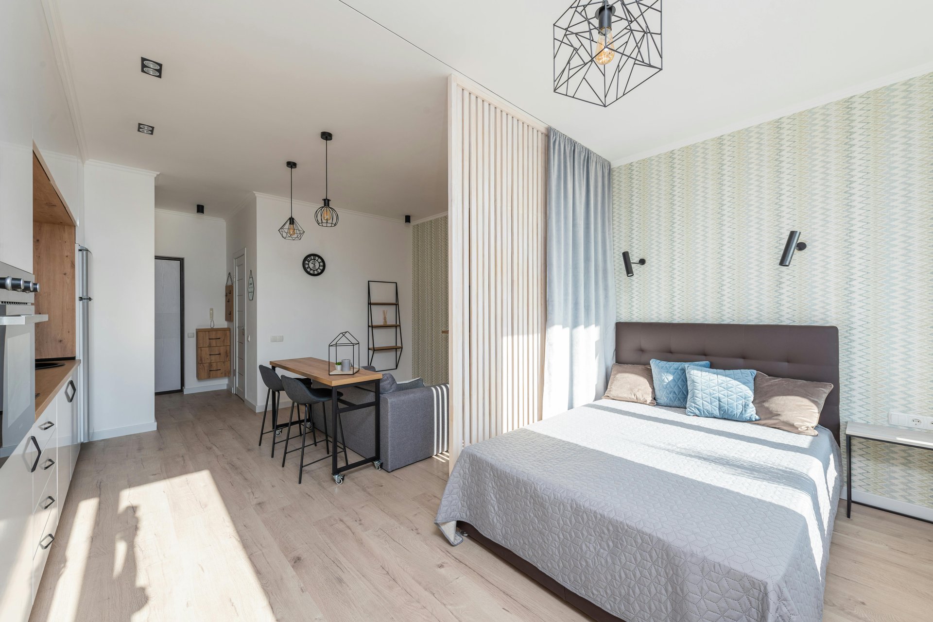 Virtual Staging vs Real Staging: Cost Breakdown